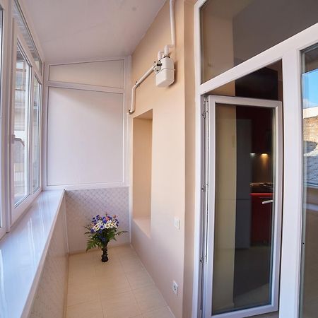 2 Bedrooms Apartment 150M From Opera House Lviv Exterior foto