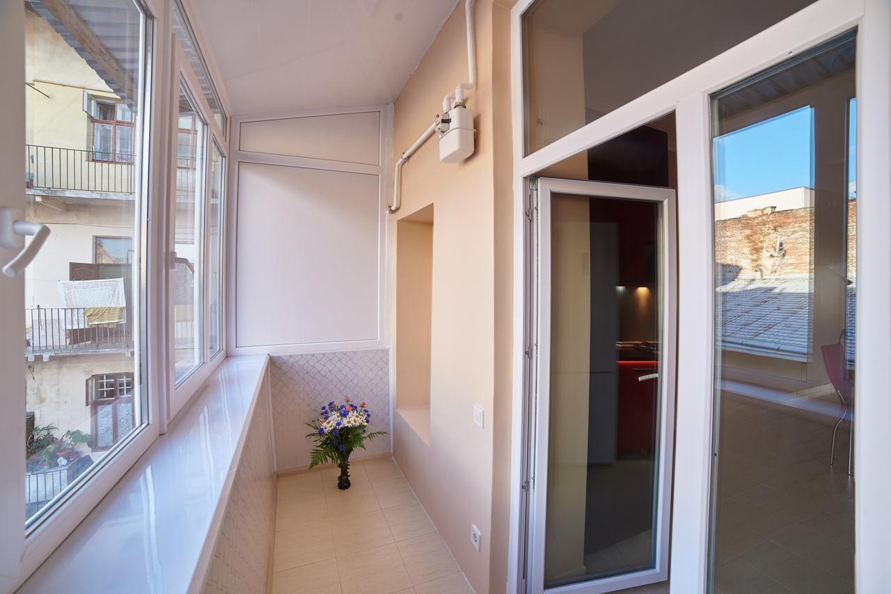 2 Bedrooms Apartment 150M From Opera House Lviv Exterior foto